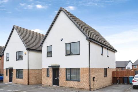 4 bedroom detached house for sale, Finchley Close, Hull