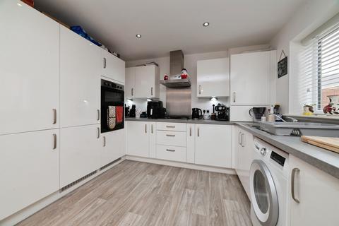 4 bedroom detached house for sale, Finchley Close, Hull