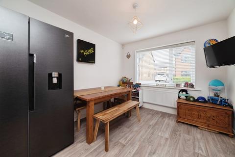 4 bedroom detached house for sale, Finchley Close, Hull