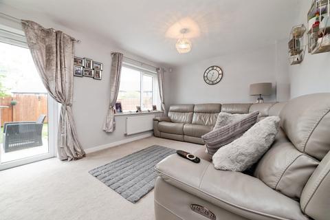 4 bedroom detached house for sale, Finchley Close, Hull