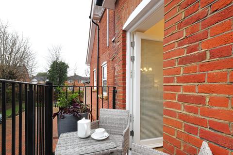 3 bedroom flat for sale, Salisbury Avenue, Harpenden, AL5
