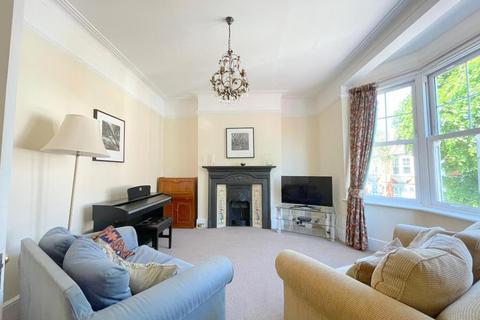 undefined, Northcote Avenue, Ealing