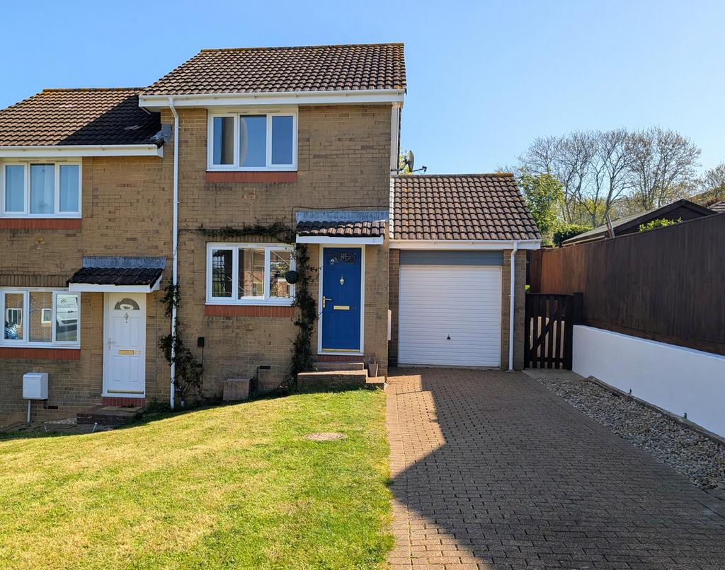 Kingslea Park East Cowes PO32 2 Bed Semi detached House For Sale 
