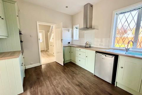 3 bedroom semi-detached house to rent, The Drove, Sleaford, NG34