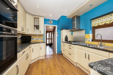 4 bedroom semi-detached house for sale, Esk Way, Romford, RM1