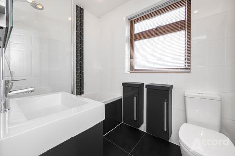 4 bedroom semi-detached house for sale, Esk Way, Romford, RM1
