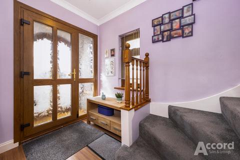4 bedroom semi-detached house for sale, Esk Way, Romford, RM1