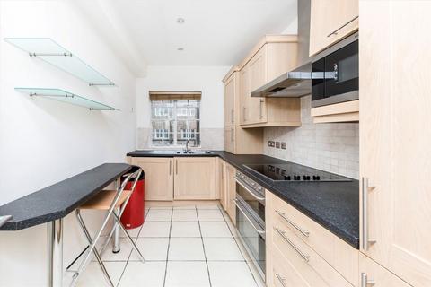 2 bedroom flat for sale, Tudor Close, London NW3
