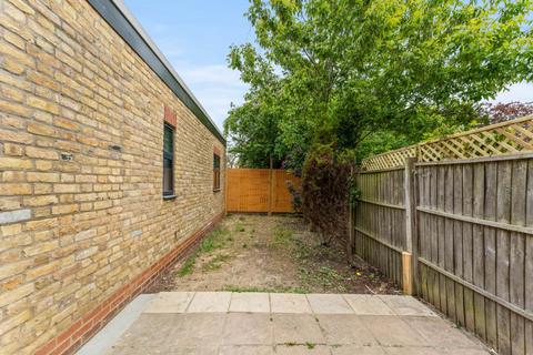 1 bedroom flat to rent, Sutherland Grove, London