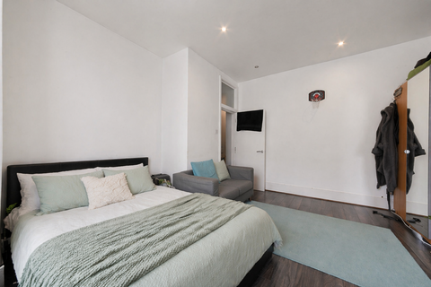 undefined, Pulteney Road, London E18
