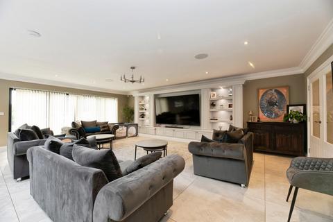 undefined, Ruxbury Road, Surrey KT16