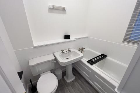 2 bedroom apartment to rent, Midanbury Lane, Southampton SO18
