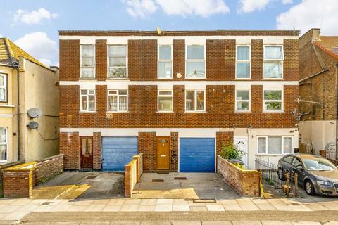 Station Road, London N3
