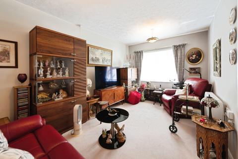 1 bedroom flat for sale, Wide Lane, Southampton, Hampshire, SO18