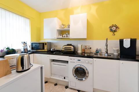 1 bedroom flat for sale, Wide Lane, Southampton, Hampshire, SO18