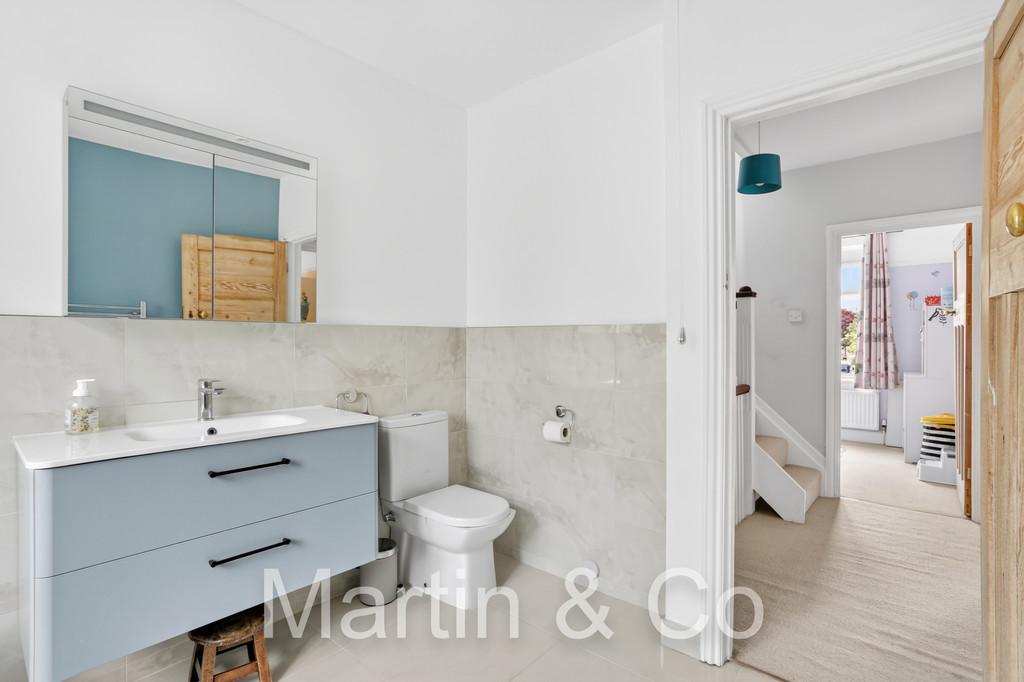 1701027818 - 10 Culmington Road, CR2 - 14