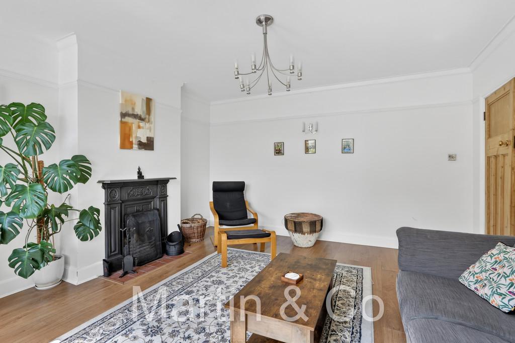 1701027818 - 10 Culmington Road, CR2 - 33