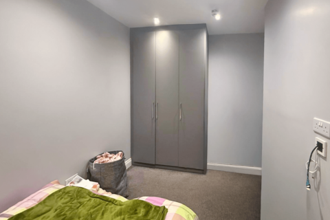 1 bedroom terraced house to rent, Hounslow, TW3