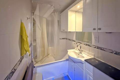 1 bedroom terraced house to rent, Hounslow, TW3