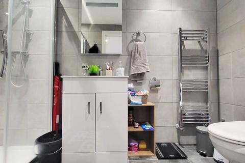 1 bedroom terraced house to rent, Hounslow, TW3