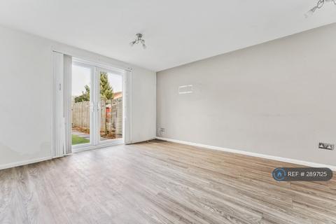 2 bedroom terraced house to rent, Spruce Drive, Bicester, OX26