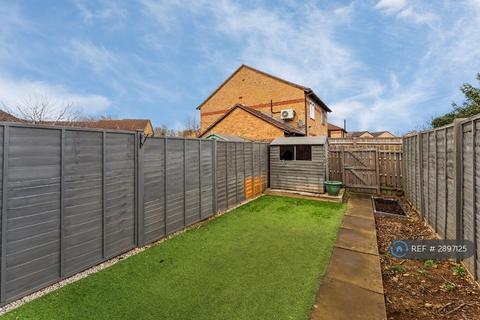 2 bedroom terraced house to rent, Spruce Drive, Bicester, OX26