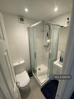 1 bedroom in a house share to rent, Hale Lane, London, NW7