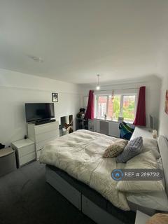 1 bedroom in a house share to rent, Hale Lane, London, NW7