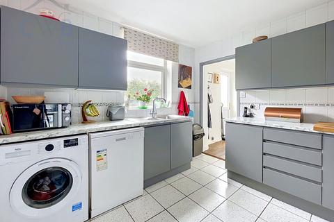 5 bedroom detached bungalow for sale, Birling Road, Snodland, ME6
