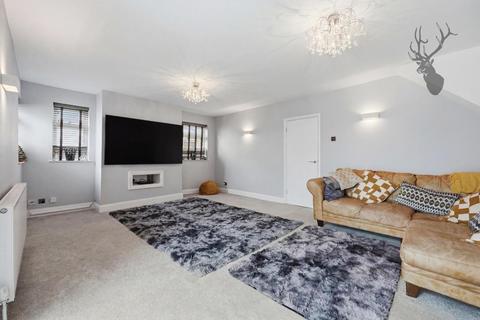 undefined, Orchard Drive, Theydon Bois, CM16