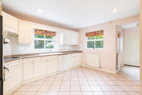 4 bedroom detached house for sale, Sovereign Close, West Purley