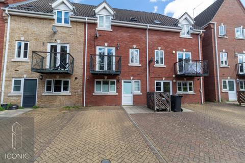 4 bedroom terraced house to rent, Drayton Road, Norwich
