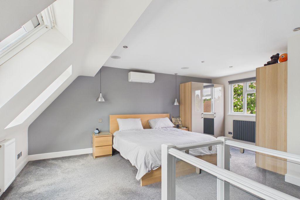 3 bedroom end of terrace house for sale in Tadworth on OnTheMarket 3 bedroom end of terrace house for sale in Tadworth on OnTheMarket