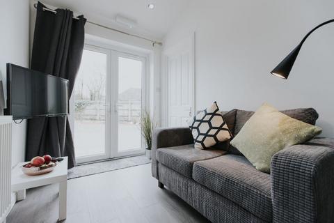 6 bedroom house of multiple occupation to rent, ROOM TO SUIT PROFESSIONALS - REDUCED DEPOSIT