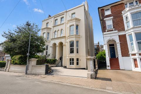 5 bedroom semi-detached house for sale, Elphinstone Road, Southsea