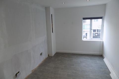Property to rent, 43 Market Street, Westhoughton, Bolton