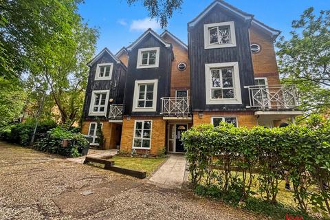 Polsten Mews, Enfield, EN3