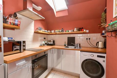 1 bedroom flat for sale, St. James Street, Newport, Isle of Wight