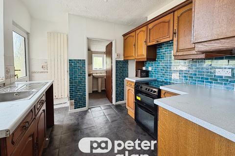 4 bedroom semi-detached house to rent, Llwydarth Road, MAESTEG, CF34