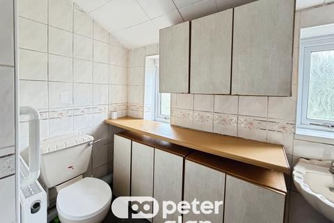 4 bedroom semi-detached house to rent, Llwydarth Road, MAESTEG, CF34