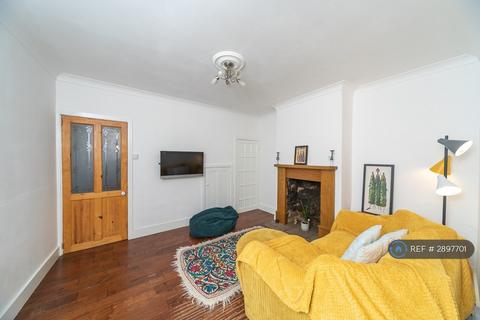 1 bedroom in a house share to rent, Cumberland Road, Reading, RG1