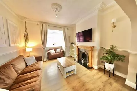 4 bedroom terraced house for sale – pohled 2