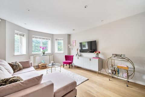 2 bedroom apartment for sale, Almond Close, Windsor, Berkshire