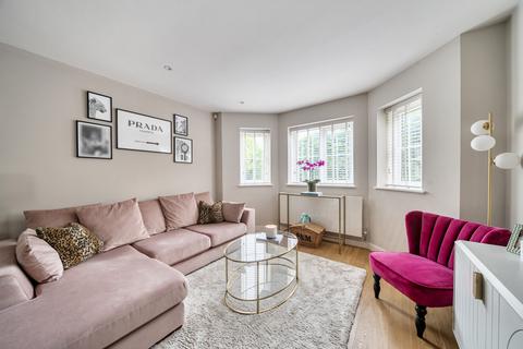 2 bedroom apartment for sale, Almond Close, Windsor, Berkshire