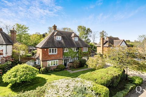 7 bedroom detached house for sale, Brownings Orchard, Rodmersham, Sittingbourne, Kent, ME9
