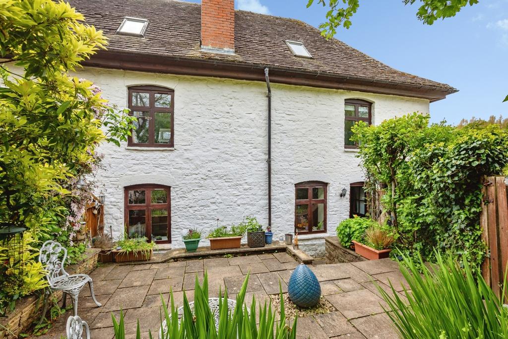 4 bedroom terraced house for sale