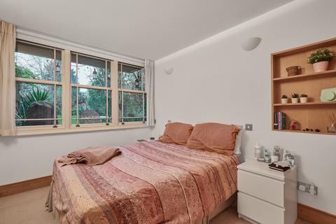 2 bedroom flat to rent, Fitzroy Road, Primrose Hill, London