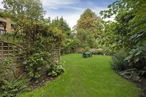 2 bedroom flat to rent, Fitzroy Road, Primrose Hill, London