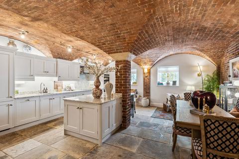 3 bedroom apartment for sale, Willoughby Lane, Bromley