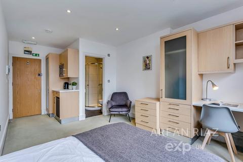 Studio to rent, Finchley Road, London NW3